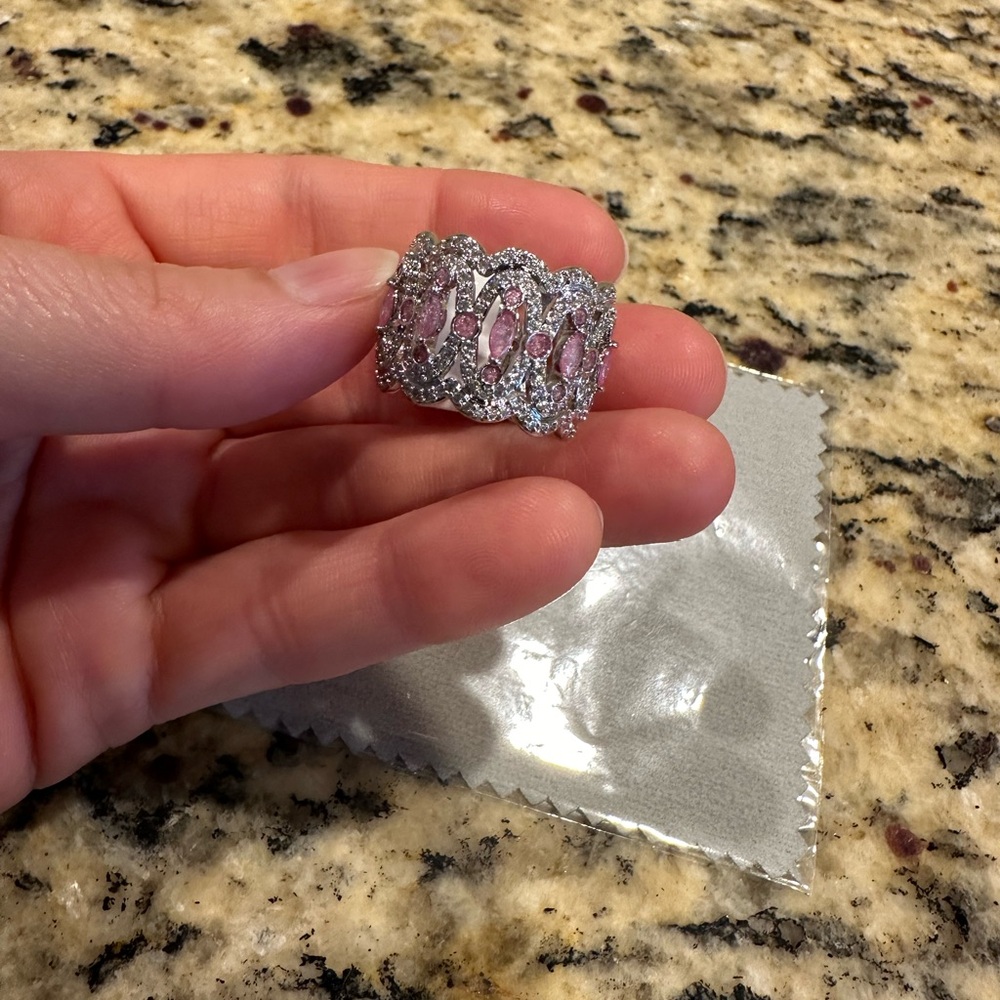 NWT bomb party ring
